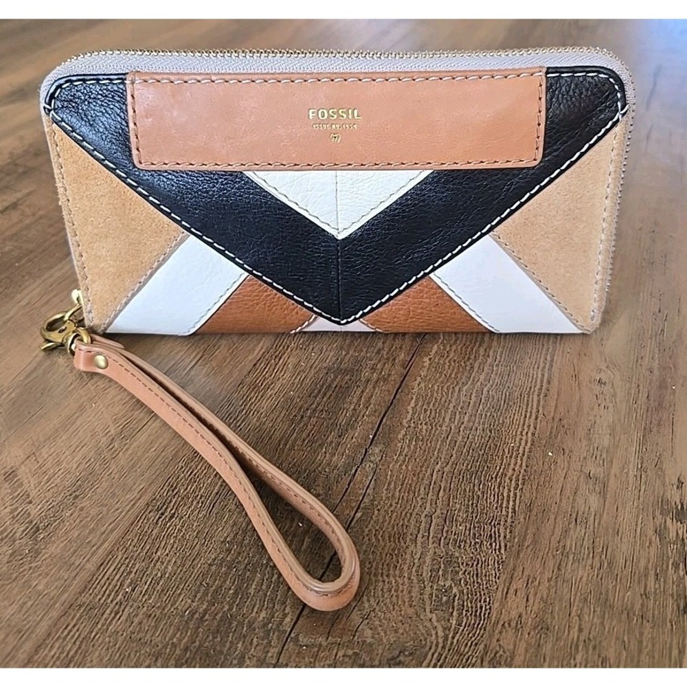 Fossil Amanda Patchwork Leather Suede Wristlet Wallet Clutch Multiple Card Slots